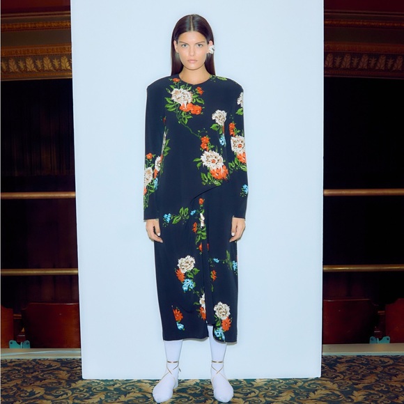 SOLD- tibi FLORAL LONG DRESS. SIZE 6 - Picture 2 of 7